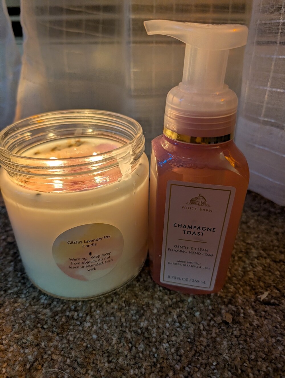 White Barn Champagne Toast Gentle & Clean Foaming Hand Soap - Pink